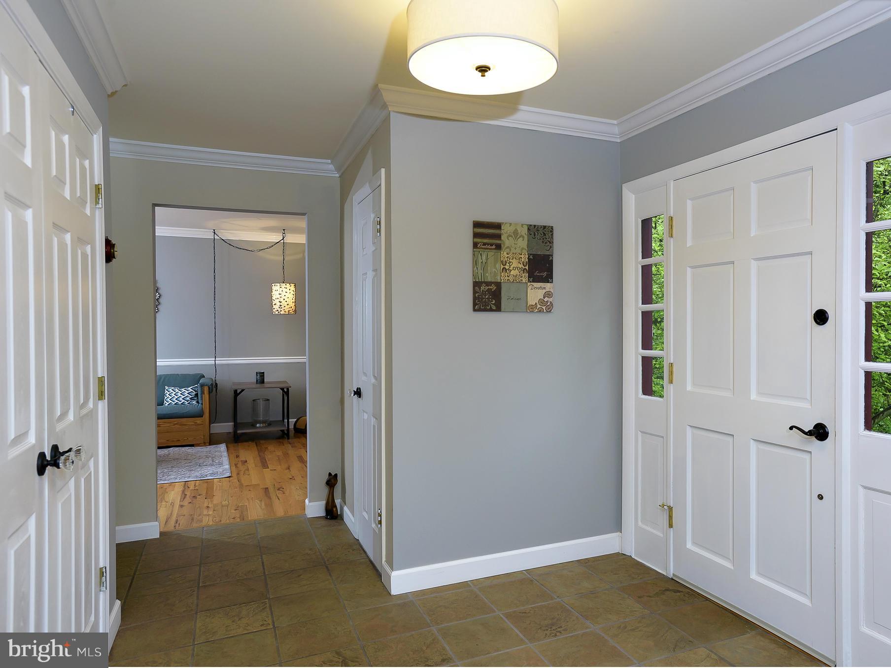 715 Appomattox Road West Davidsonville, MD 21035 - Photo 4 of 30 Foyer