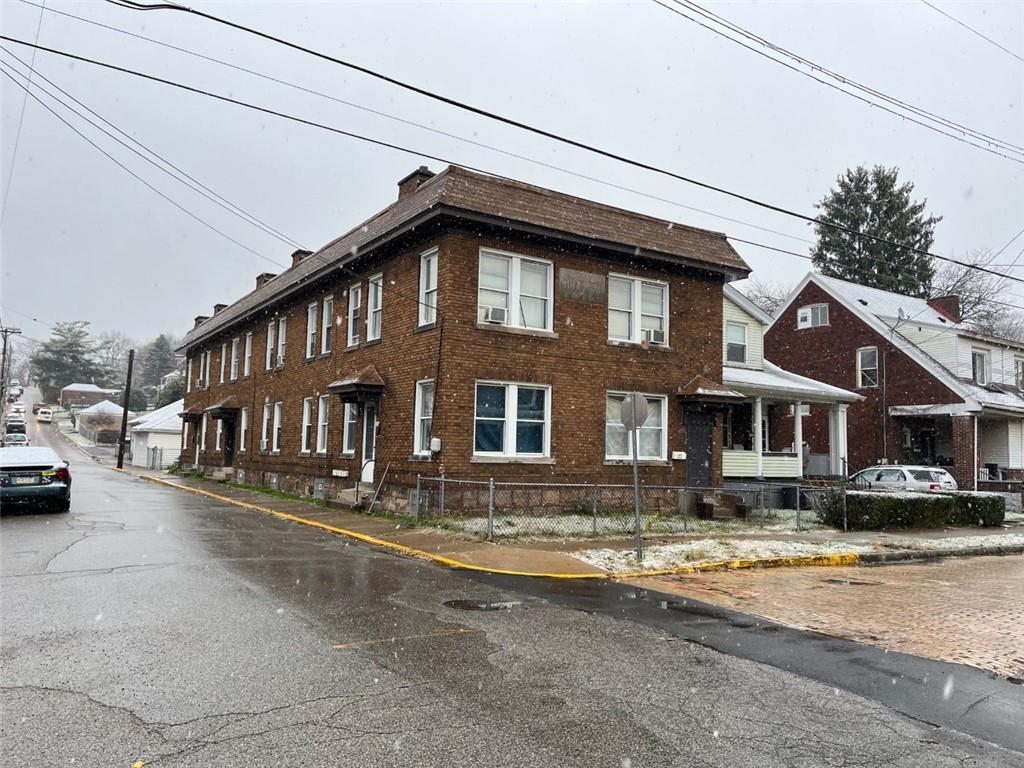 236 Greydon Avenue McKees Rocks, PA 15136 - Photo 1 of 3 Gallery Image 1