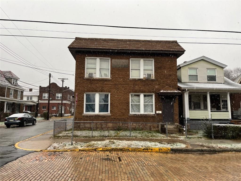 236 Greydon Avenue McKees Rocks, PA 15136 - Photo 2 of 3 Gallery Image 2