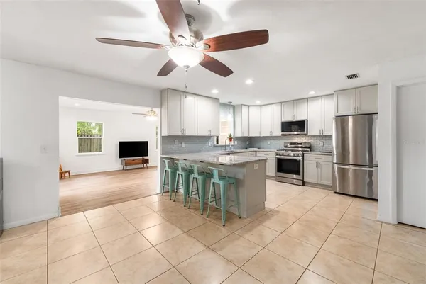 $425,000 | 5101 Northwest 29 Lane, Gainesville, FL 32606