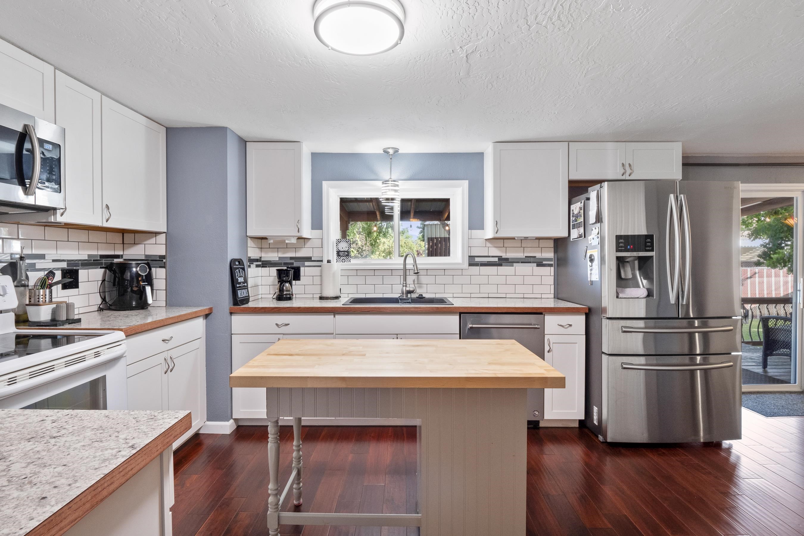 409 North Hodges Road Greenacres, WA 99016 - Photo 12 of 29 Gallery Image 12
