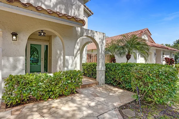 $4,000 | 9821 Northwest 5th Place, Plantation, FL 33324