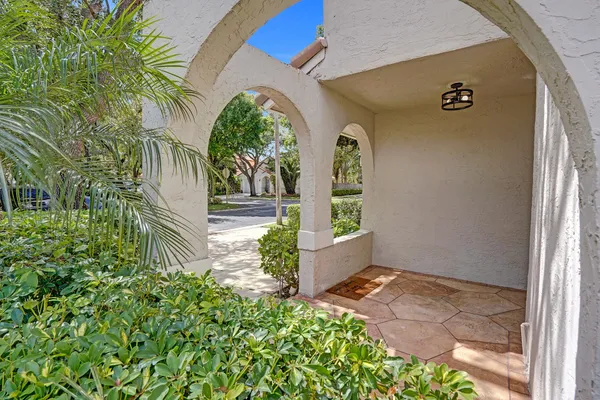 $4,000 | 9821 Northwest 5th Place, Plantation, FL 33324