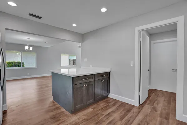 $4,000 | 9821 Northwest 5th Place, Plantation, FL 33324