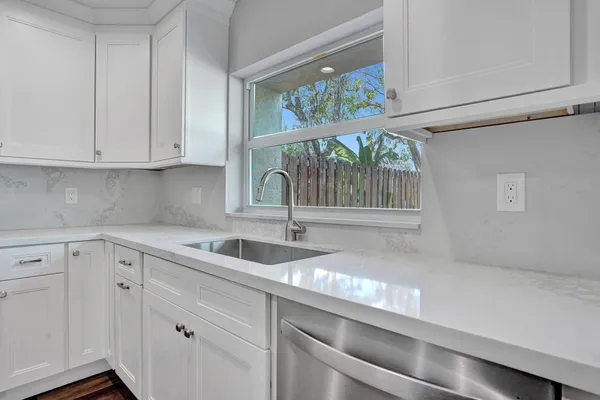 $4,000 | 9821 Northwest 5th Place, Plantation, FL 33324