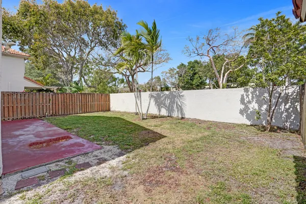$4,000 | 9821 Northwest 5th Place, Plantation, FL 33324