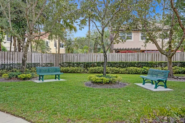 $4,000 | 9821 Northwest 5th Place, Plantation, FL 33324