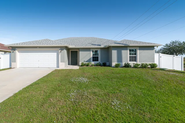 $2,650 | 3197 Southwest Armucher Street, Port St. Lucie, FL 34953