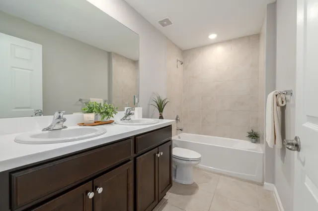 $2,650 | 3197 Southwest Armucher Street, Port St. Lucie, FL 34953