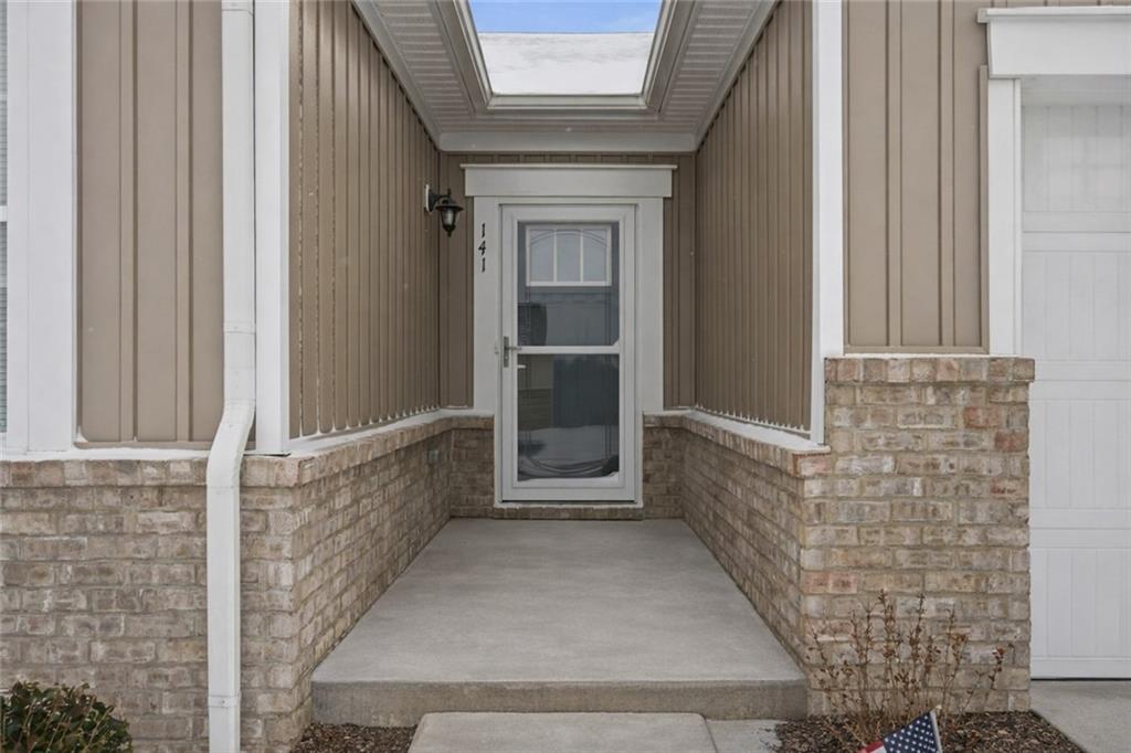 141 Deana Drive McKees Rocks, PA 15136 - Photo 2 of 35