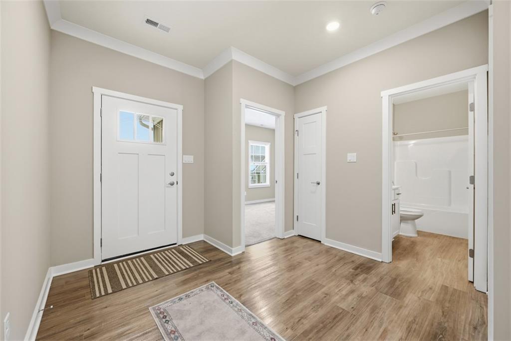 141 Deana Drive McKees Rocks, PA 15136 - Photo 3 of 35