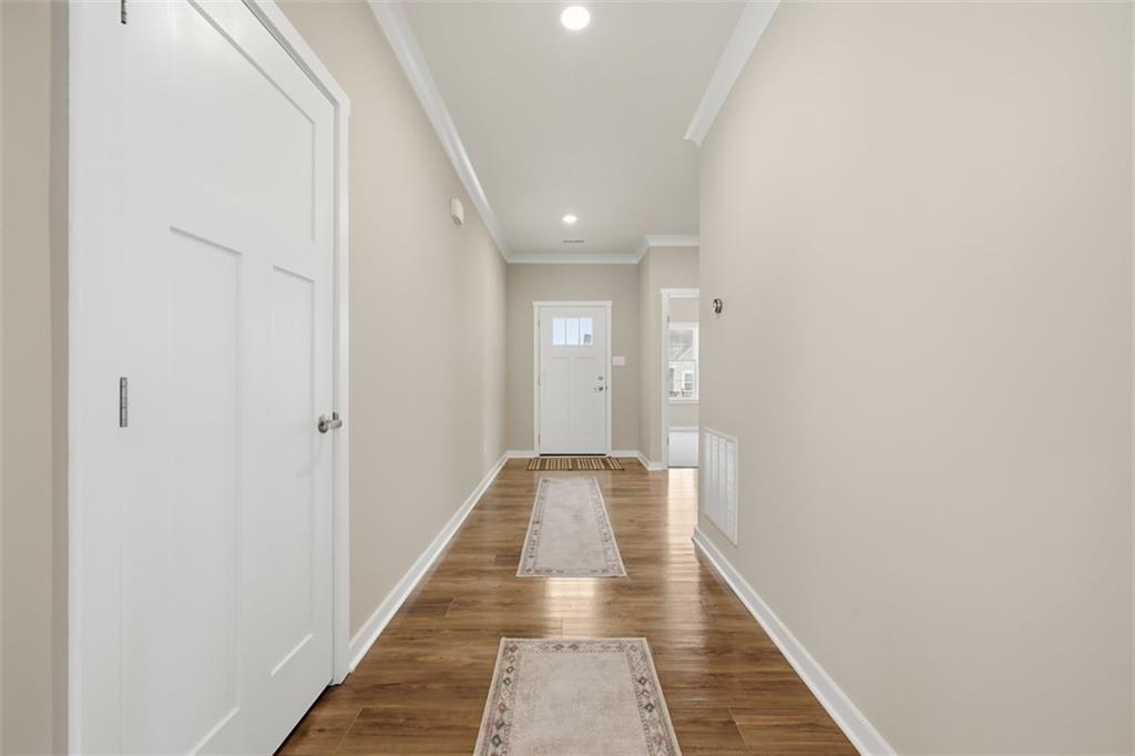 141 Deana Drive McKees Rocks, PA 15136 - Photo 4 of 35