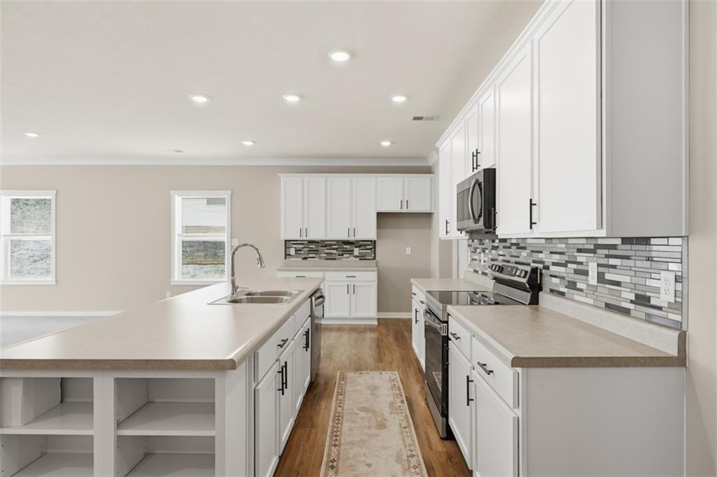 141 Deana Drive McKees Rocks, PA 15136 - Photo 6 of 35