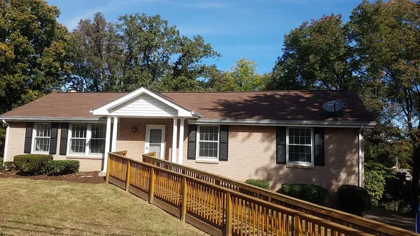 $2,380 | 2614 Edge O Lake Drive, Nashville, TN 37217