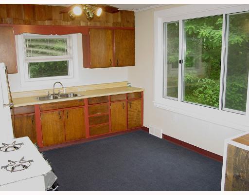405 Beaver Road Edgeworth, PA 15143 - Photo 5 of 8 Kitchen.