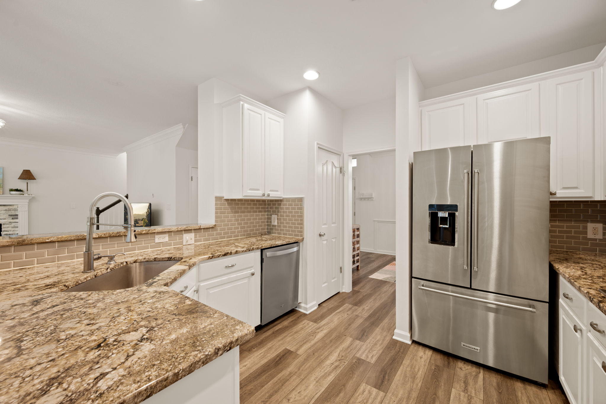 7016 Bending Oak Road Austin, TX 78749 - Photo 7 of 25