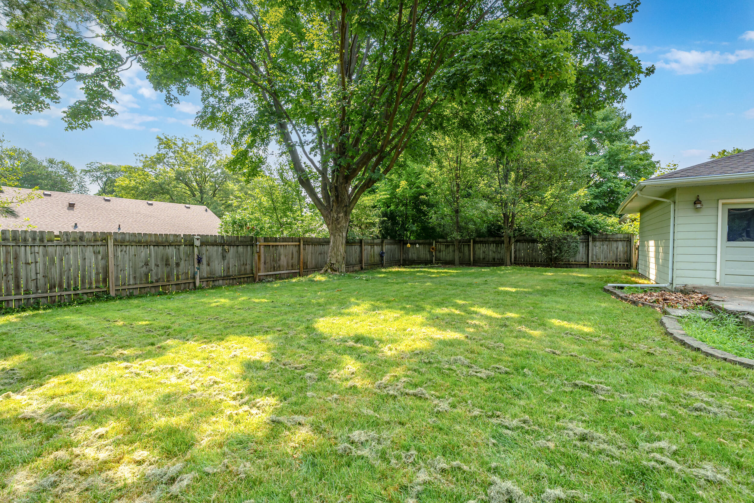 2525 Ferdon Road Kalamazoo, MI 49008 - Photo 23 of 31 Ferdon_Ave_2525_Kalamazoo_49008-34