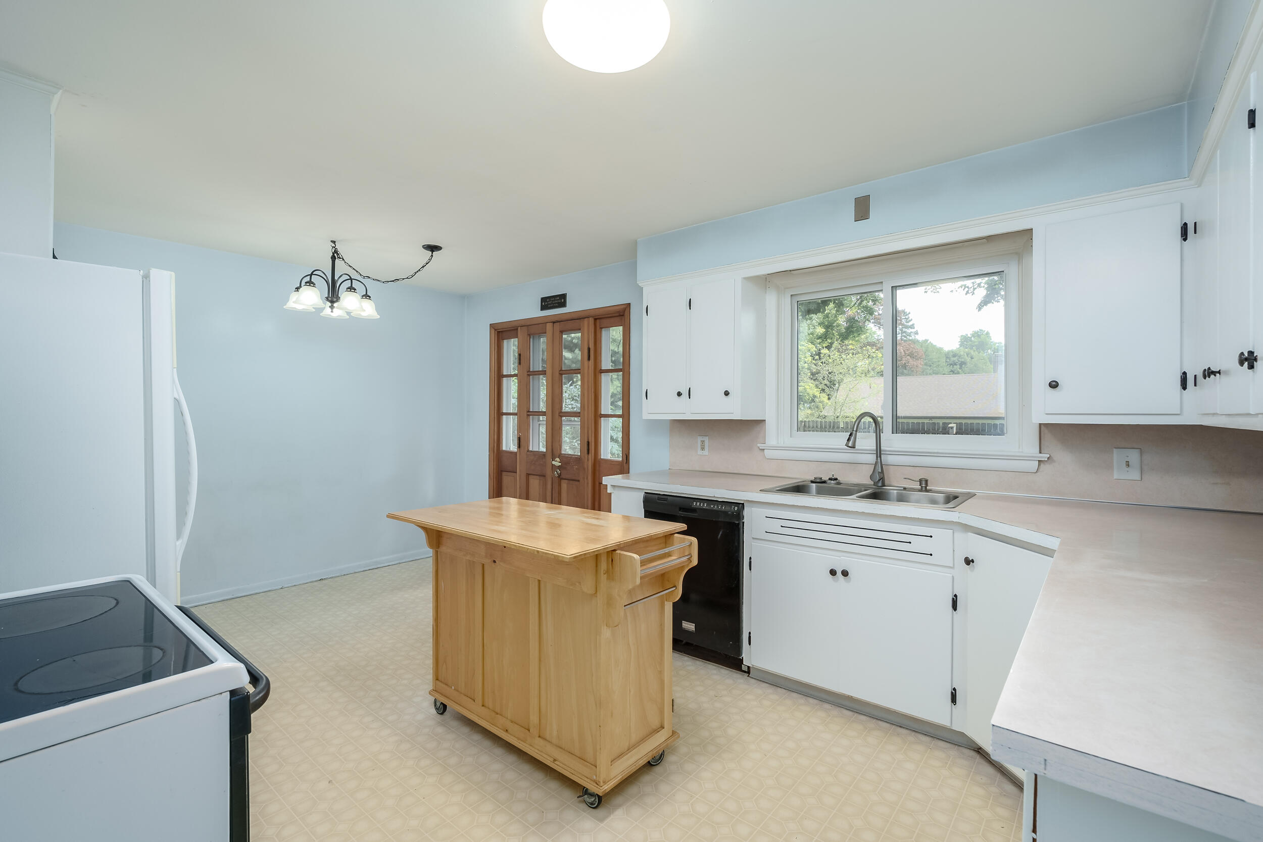 2525 Ferdon Road Kalamazoo, MI 49008 - Photo 7 of 31 Ferdon_Ave_2525_Kalamazoo_49008-10