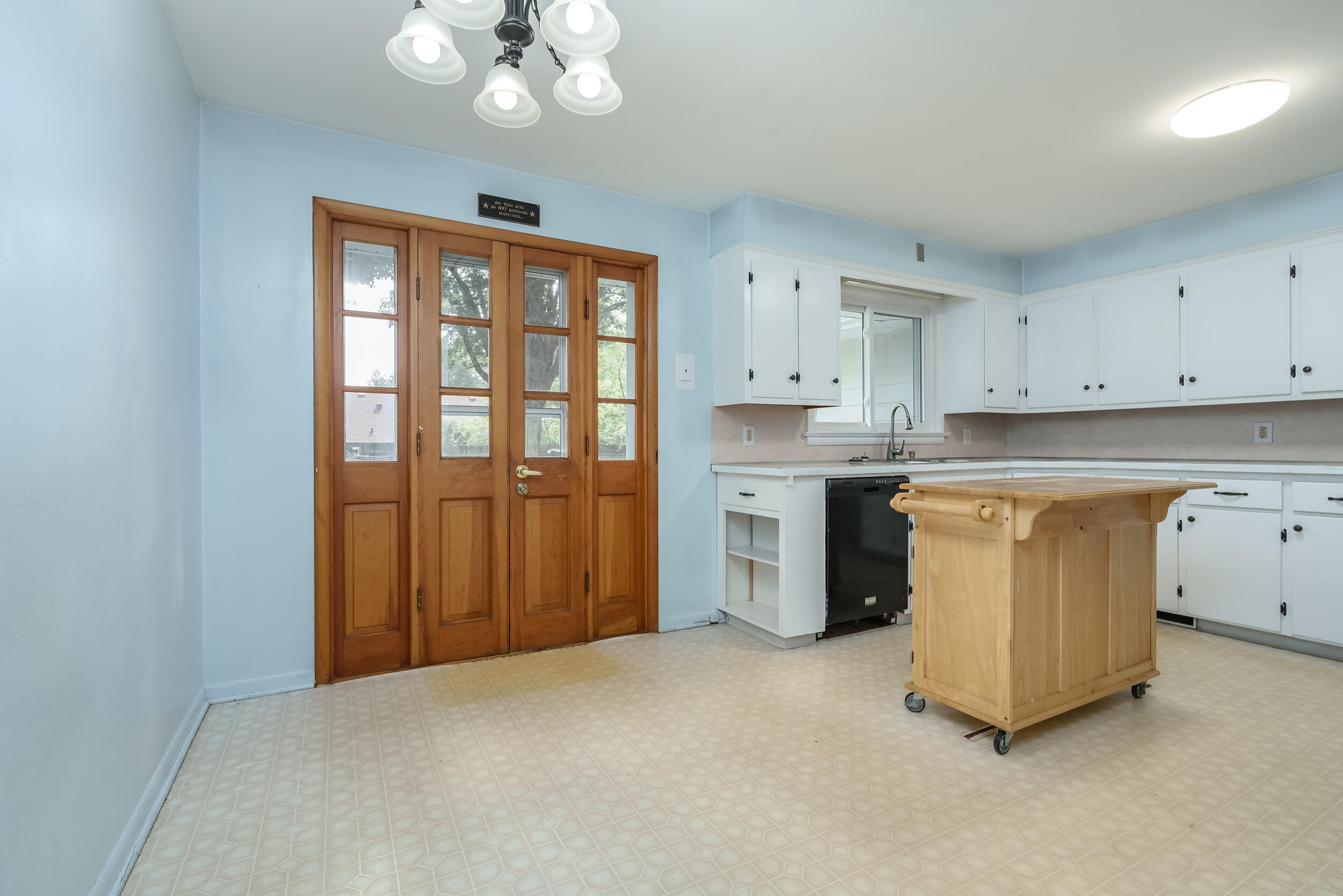2525 Ferdon Road Kalamazoo, MI 49008 - Photo 8 of 31 Ferdon_Ave_2525_Kalamazoo_49008-6