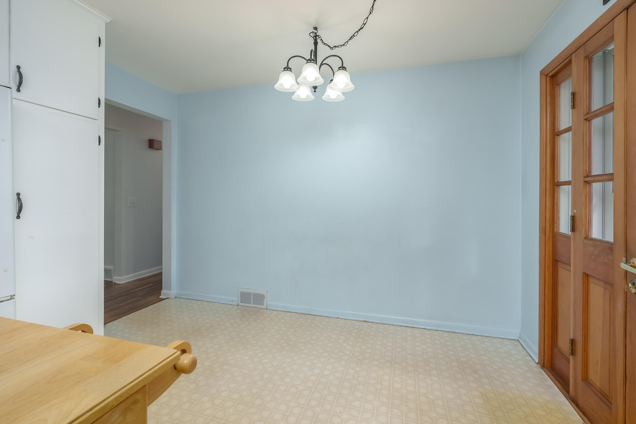 2525 Ferdon Road Kalamazoo, MI 49008 - Photo 9 of 31 Ferdon_Ave_2525_Kalamazoo_49008-7