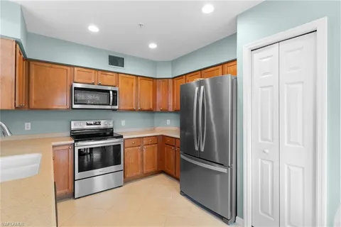$730,000 | 1595 Winding Oaks Way, Unit 103, Naples, FL 34109
