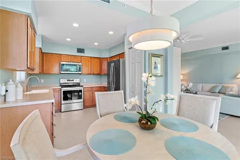 $730,000 | 1595 Winding Oaks Way, Unit 103, Naples, FL 34109