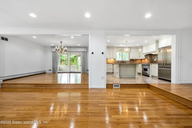 $1,850,000 | 14 Merrick Avenue | Todt Hill