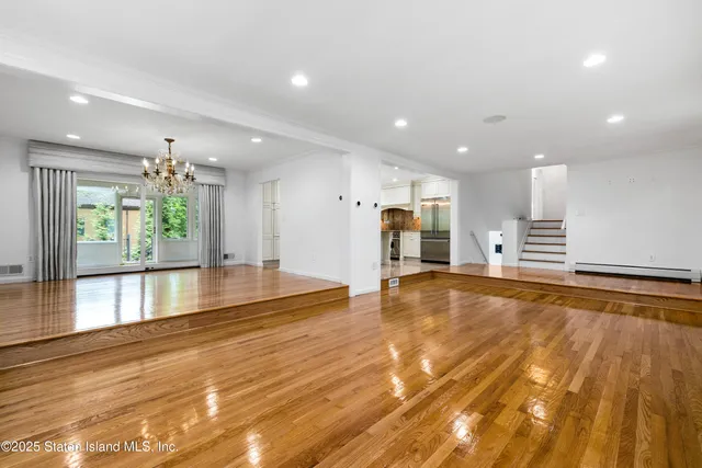$1,850,000 | 14 Merrick Avenue | Todt Hill