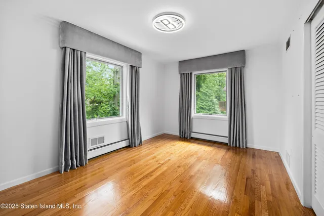 $1,850,000 | 14 Merrick Avenue | Todt Hill