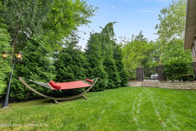 $1,850,000 | 14 Merrick Avenue | Todt Hill