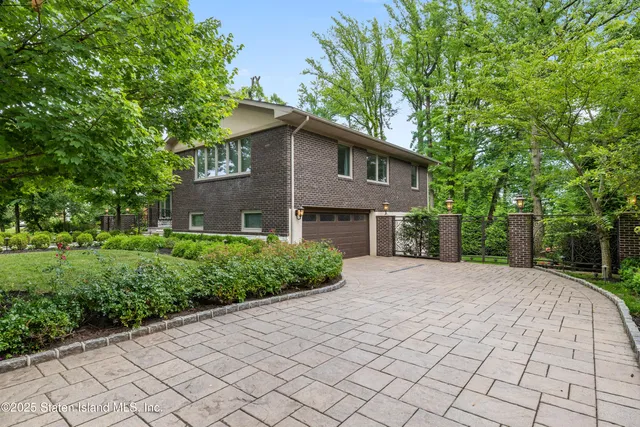 $1,850,000 | 14 Merrick Avenue | Todt Hill