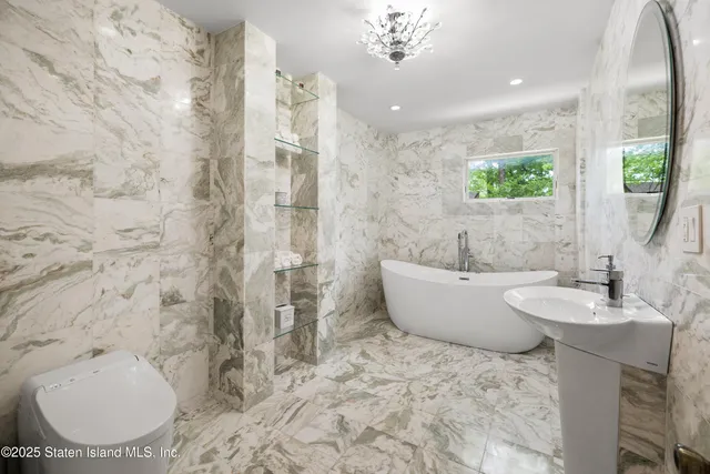 $1,850,000 | 14 Merrick Avenue | Todt Hill