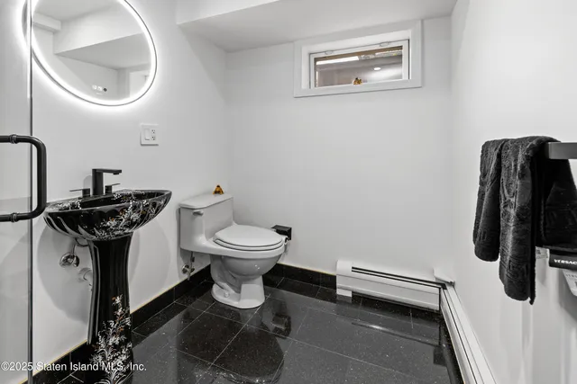 $1,850,000 | 14 Merrick Avenue | Todt Hill