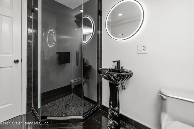 $1,850,000 | 14 Merrick Avenue | Todt Hill