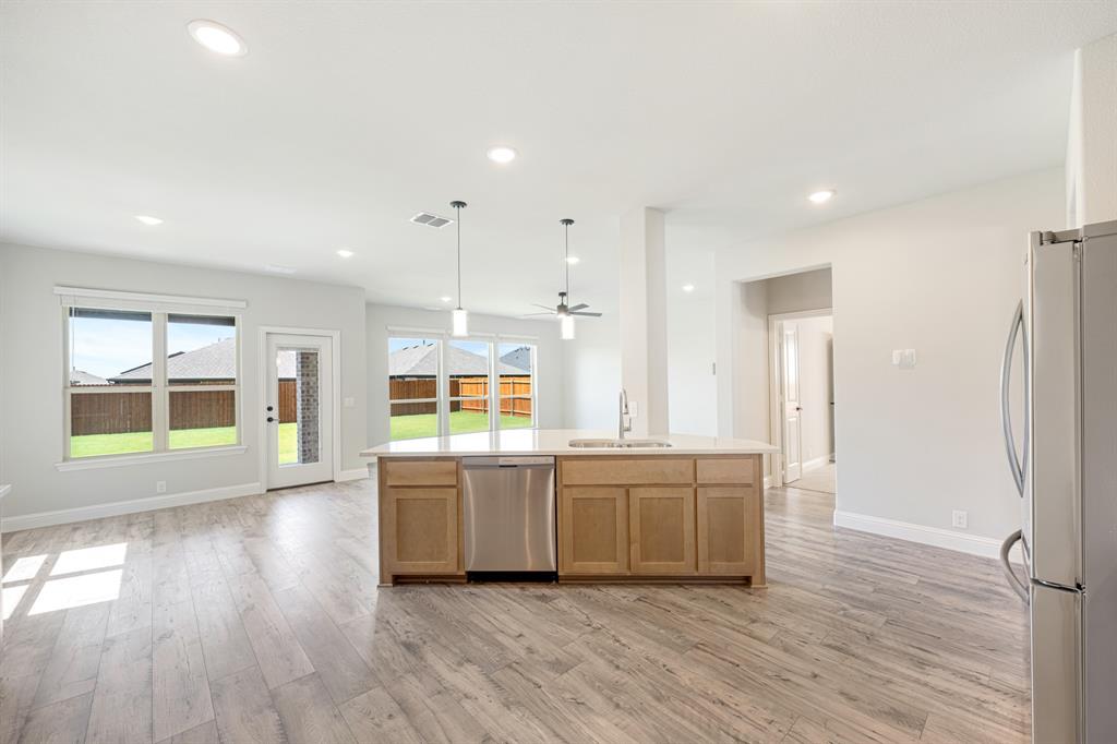 4409 Copper Point Drive Crowley, TX 76036 - Photo 10 of 40