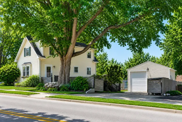 $489,900 | 1212 Dean Street, St. Charles, IL 60174