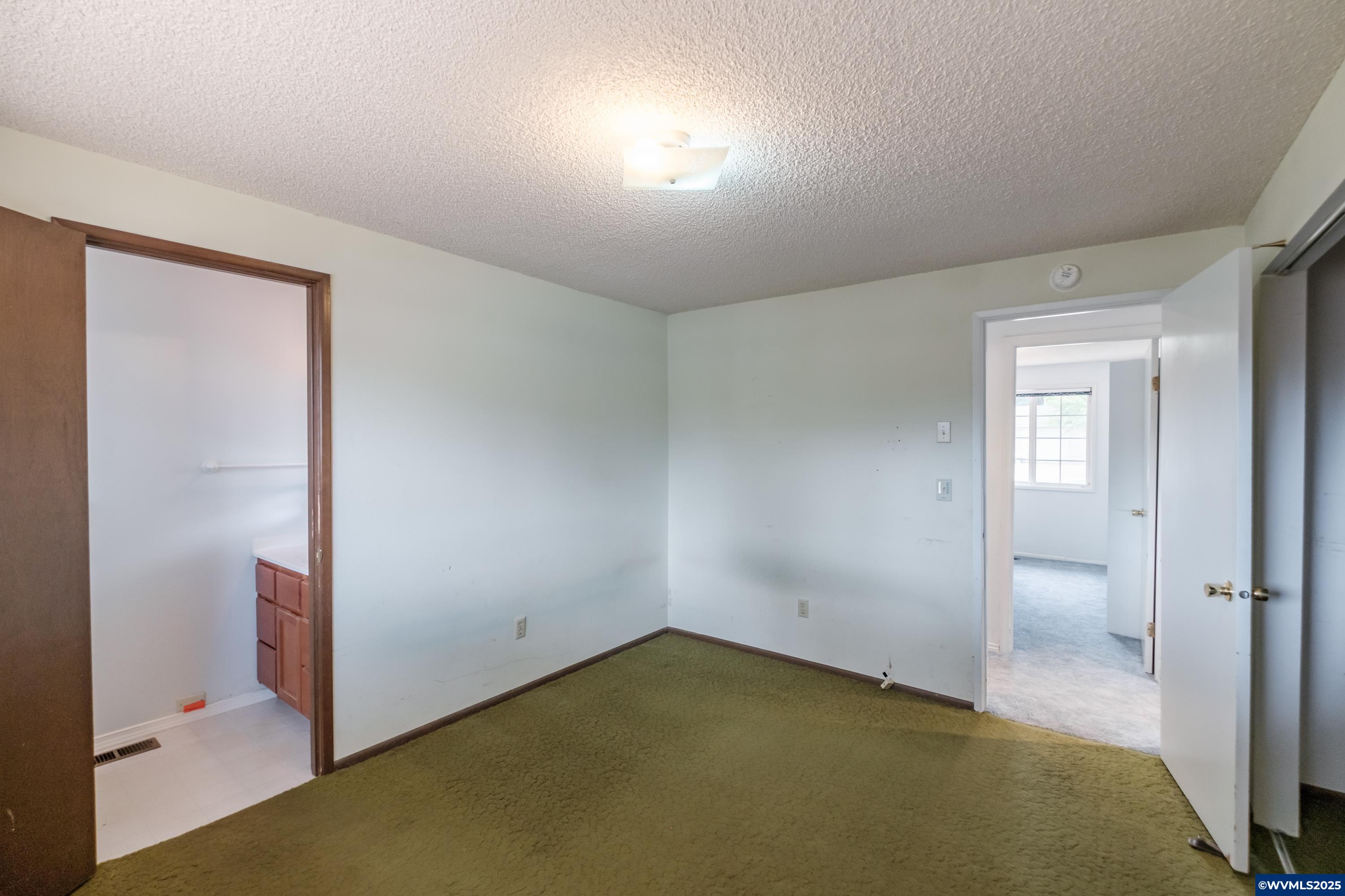 5074 Lone Oak Road Southeast Salem, OR 97306 - Photo 9 of 22