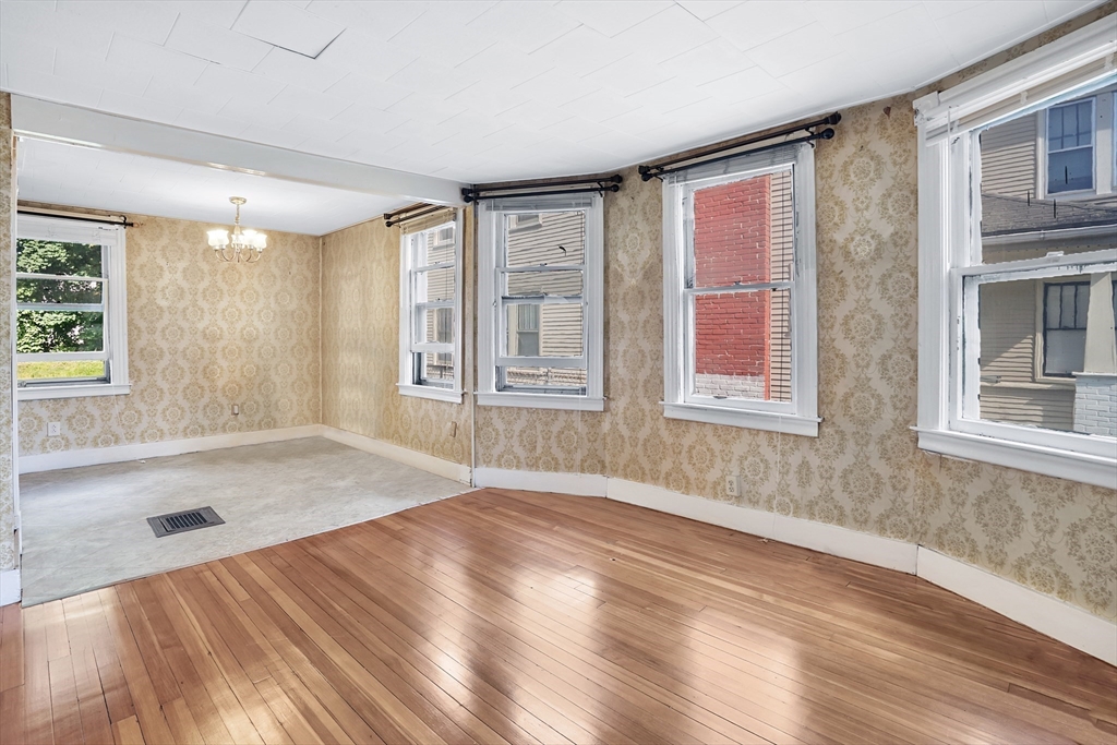 63 Edgewood Street Springfield, MA 01109 - Photo 15 of 29 Gallery Image 15