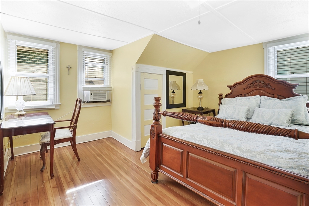 63 Edgewood Street Springfield, MA 01109 - Photo 17 of 29 Gallery Image 17