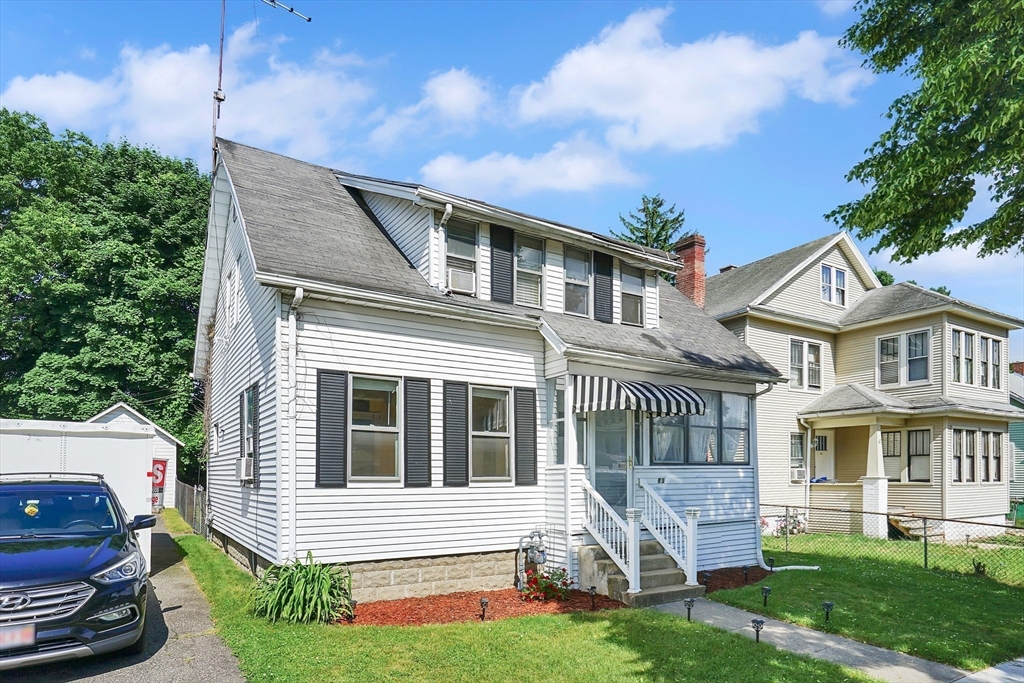 63 Edgewood Street Springfield, MA 01109 - Photo 2 of 29 Gallery Image 2