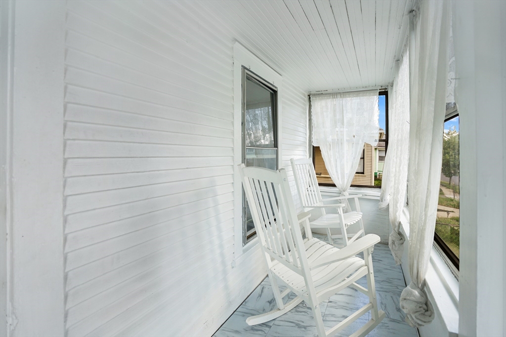 63 Edgewood Street Springfield, MA 01109 - Photo 4 of 29 Gallery Image 4