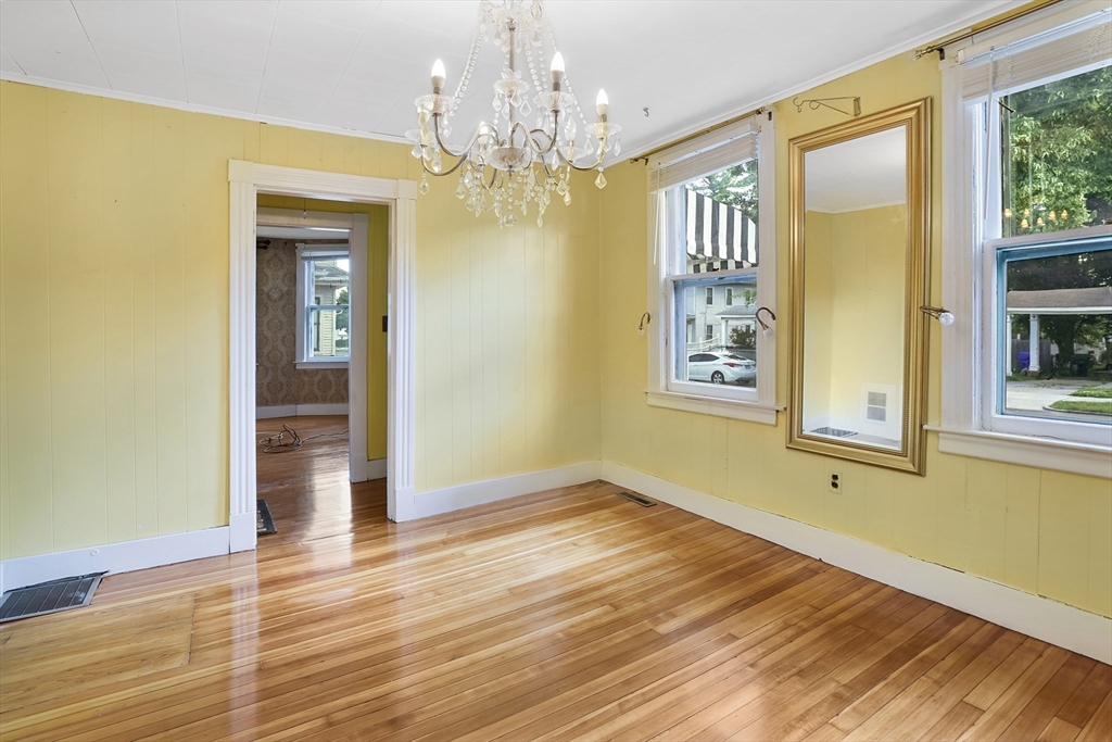 63 Edgewood Street Springfield, MA 01109 - Photo 5 of 29 Gallery Image 5