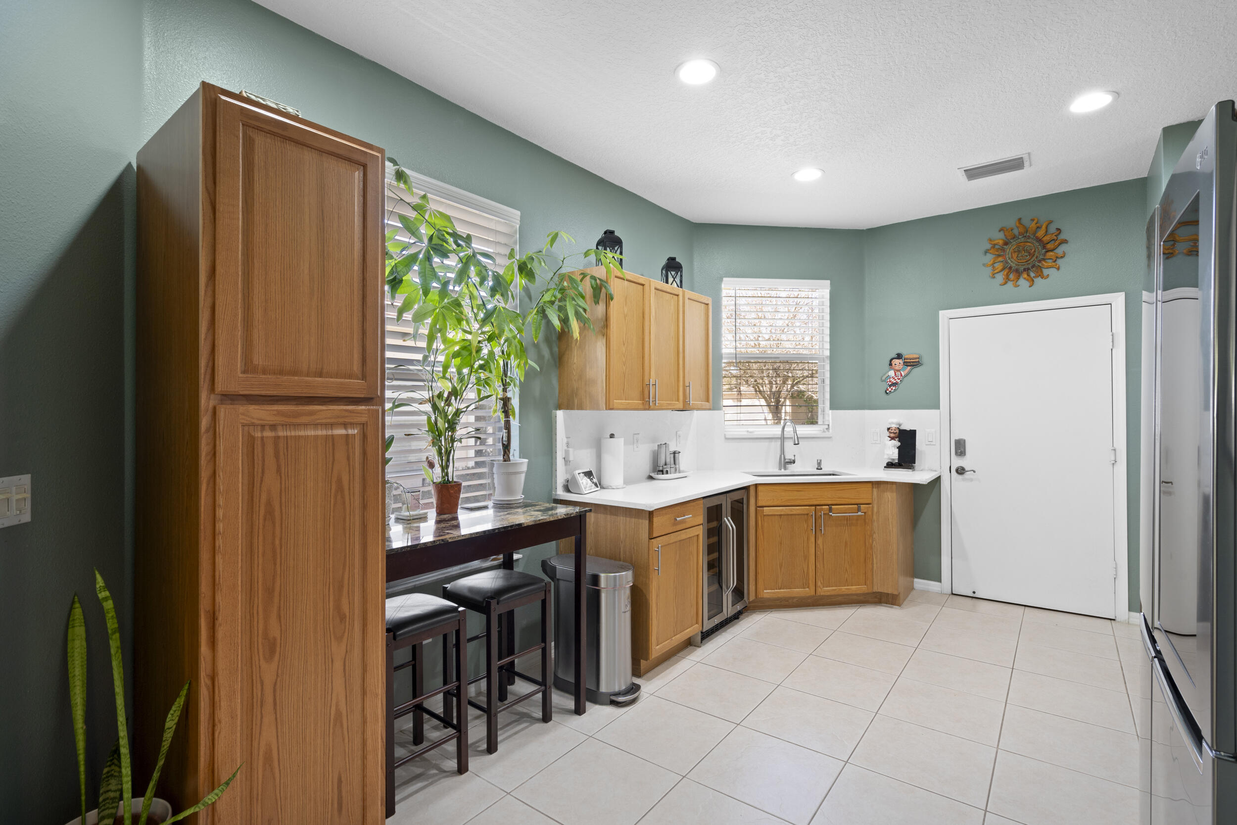 333 Southwest Coconut Key Way Port St. Lucie, FL 34986 - Photo 16 of 52 Kitchen with Pantry