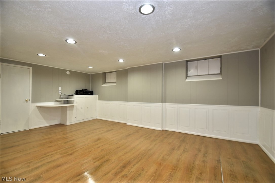 956 Woodview Road Cleveland, OH 44121 - Photo 24 of 30 Gallery Image 24