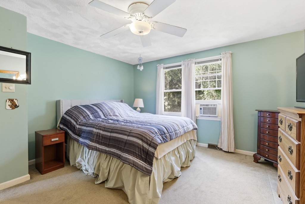 4 Oneida Place Hudson, MA 01749 - Photo 30 of 42