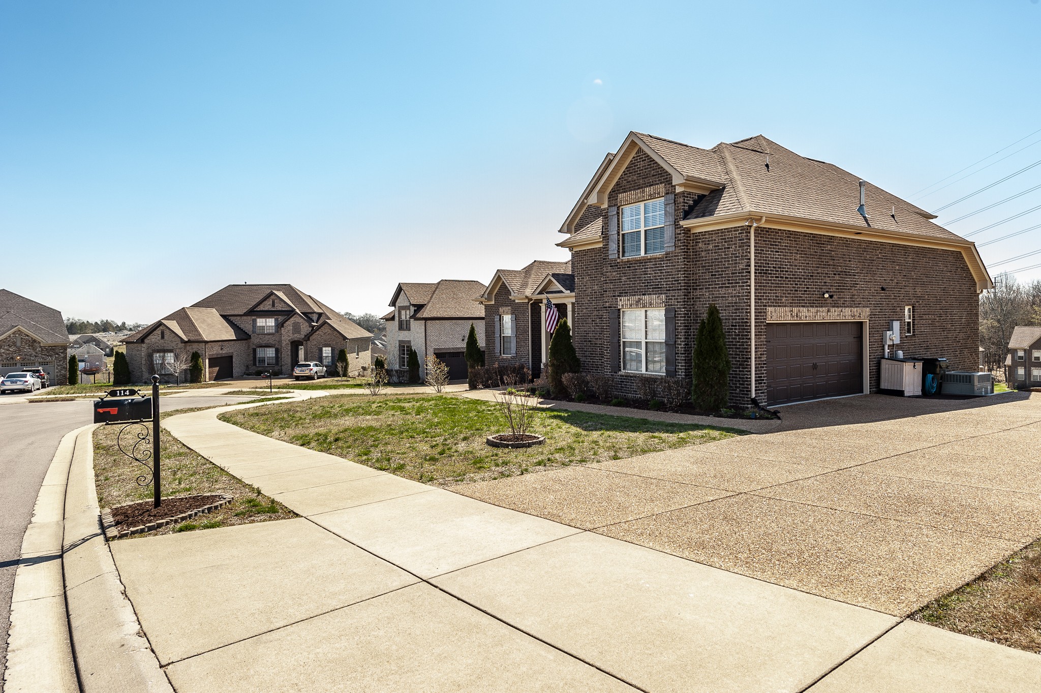 114 Monteview Drive Hendersonville, TN 37075 - Photo 2 of 42