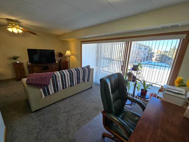 $249,900 | 1041 Ashley Court North, Unit 2D, Lockport, IL 60441