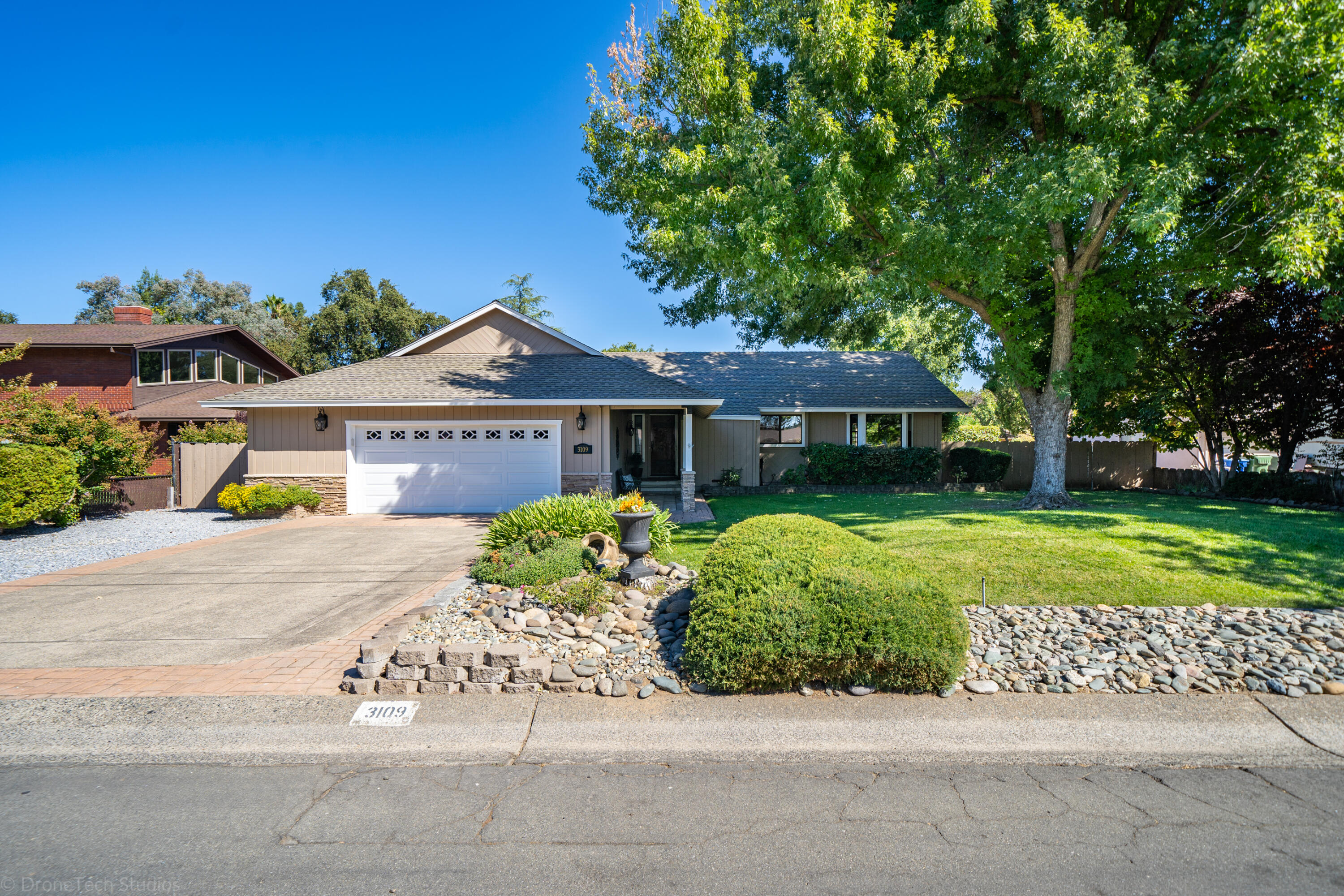 3109 Brent Road Redding, CA 96002 - Photo 1 of 29 Exterior-4