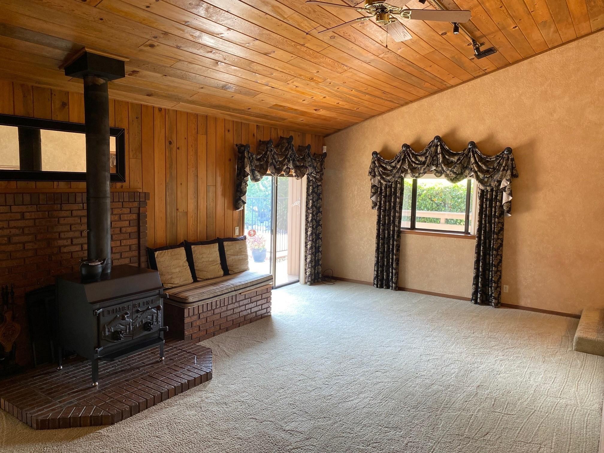 3109 Brent Road Redding, CA 96002 - Photo 4 of 29 Brent family room 3