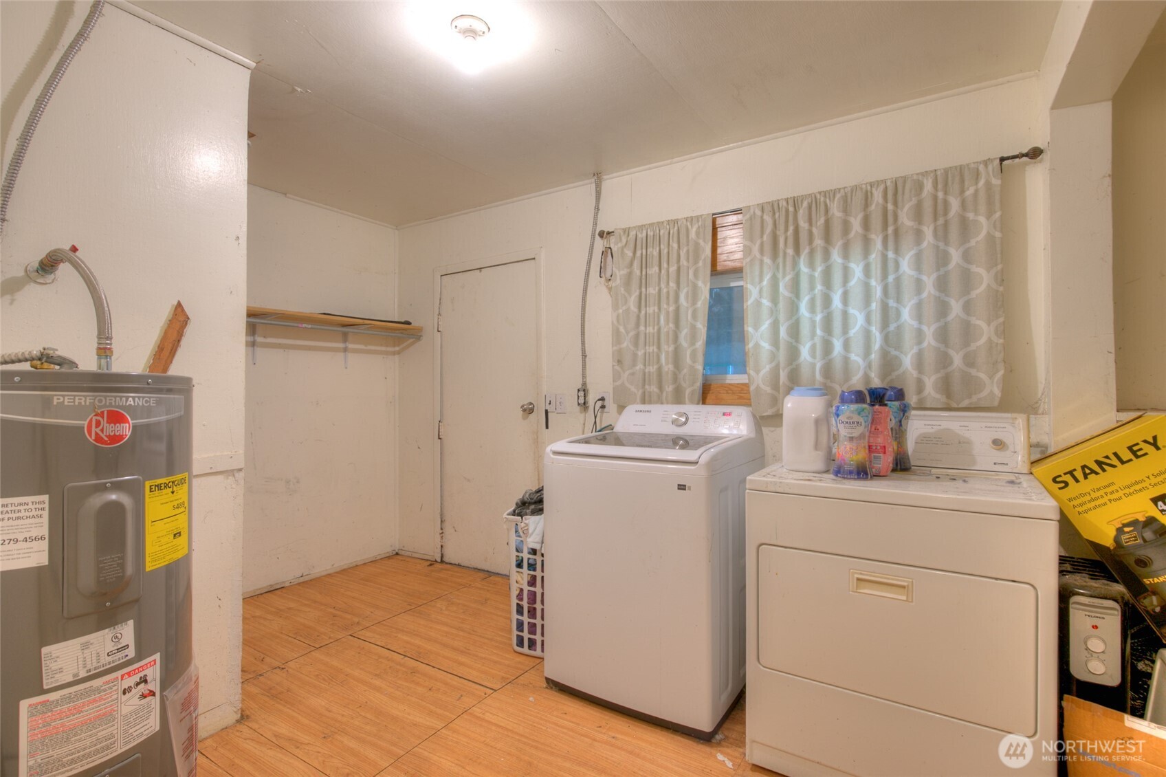 102 Elma Street Copalis Beach, WA 98535 - Photo 15 of 23 a utility room with dryer and washer